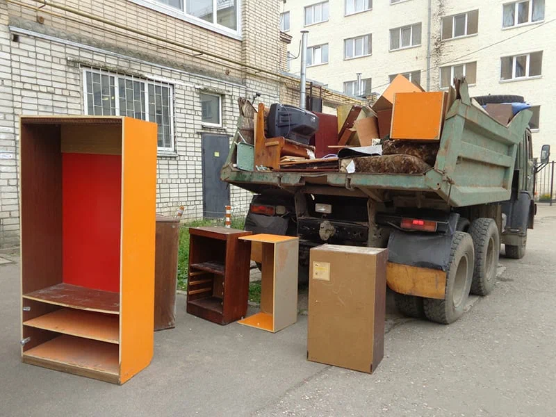 Вывоз шкафа в Ижевске от ПроМусор — недорого, демонтаж, утилизация, вывоз из квартиры от 883 руб